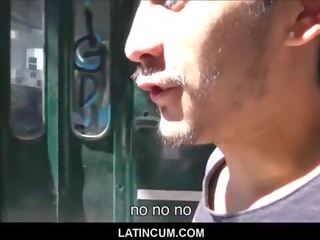 Jeune cassé latino minet a sexe avec étrange