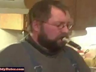 DaddyDater Cigar Daddy Bear gets his Big johnson Sucked