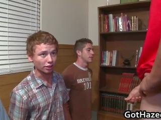 Jauns jauns koledža zēni saņemt gejs sabojāts 38 līdz gothazed