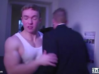 Britanike hunks bythë pounding